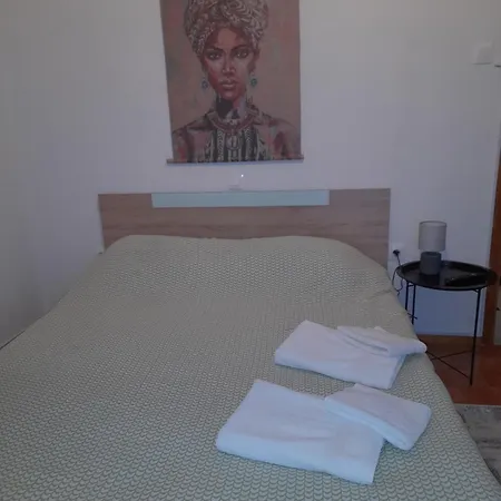 αirbnb παλιά πολη *